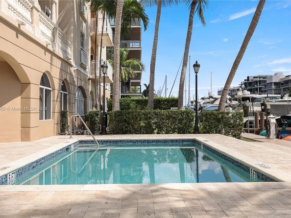 110 Hendricks Isle 13, Fort Lauderdale FL 33301