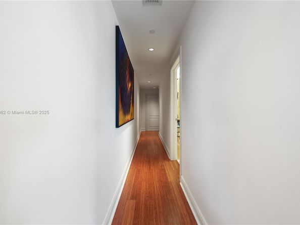 110 Hendricks Isle 13, Fort Lauderdale FL 33301