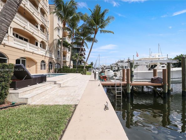 110 Hendricks Isle 13, Fort Lauderdale FL 33301
