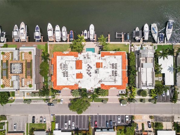 110 Hendricks Isle 13, Fort Lauderdale FL 33301