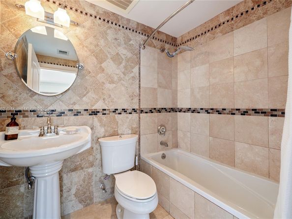 110 Hendricks Isle 13, Fort Lauderdale FL 33301