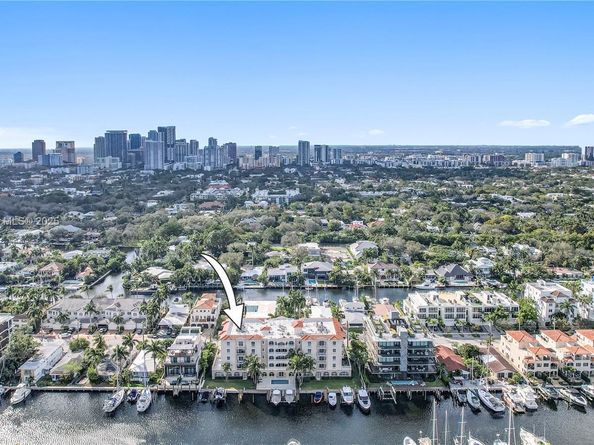 110 Hendricks Isle 13, Fort Lauderdale FL 33301