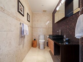 110 Hendricks Isle 13, Fort Lauderdale FL 33301