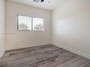 891 NW 45th Ter, Plantation FL 33317