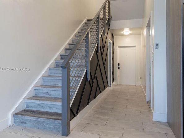 891 NW 45th Ter, Plantation FL 33317