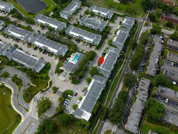 891 NW 45th Ter, Plantation FL 33317
