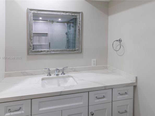 6855 Edgewater Dr 1DS, Coral Gables FL 33133