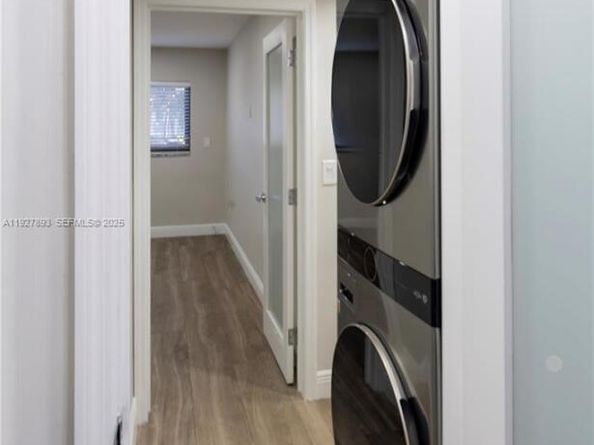 6855 Edgewater Dr 1DS, Coral Gables FL 33133