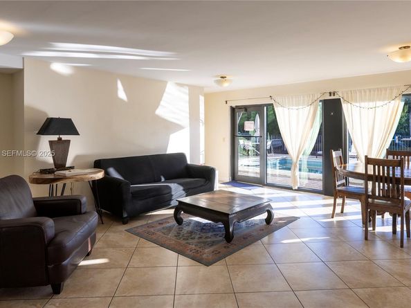 6855 Edgewater Dr 1DS, Coral Gables FL 33133