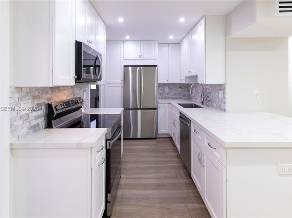 6855 Edgewater Dr 1DS, Coral Gables FL 33133