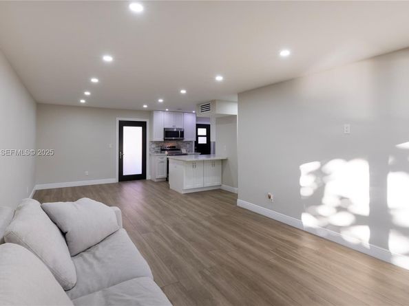 6855 Edgewater Dr 1DS, Coral Gables FL 33133