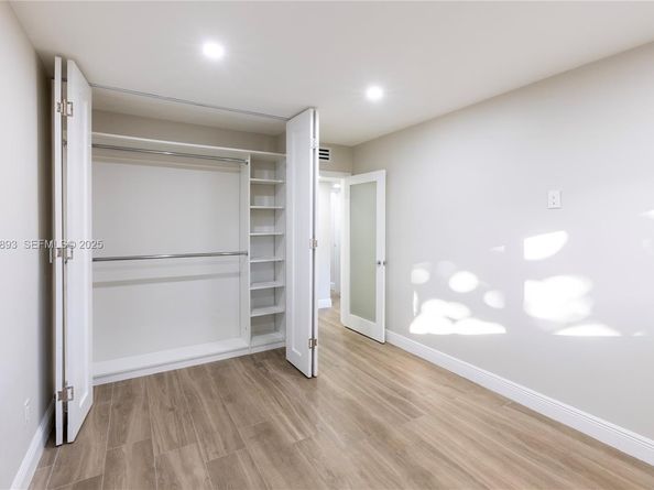 6855 Edgewater Dr 1DS, Coral Gables FL 33133