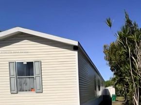 411 SW 131 Ave, Davie FL 33325