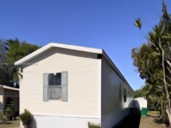 411 SW 131 Ave, Davie FL 33325