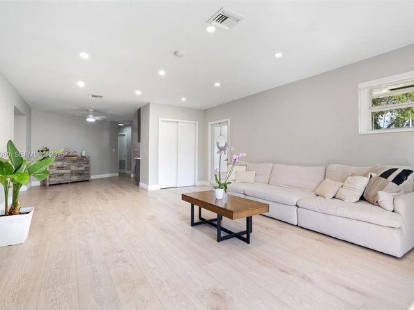 10650 NE 11th Ct, Miami Shores FL 33138