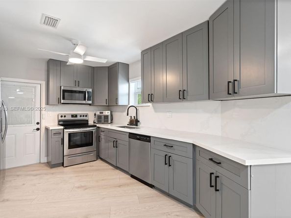 10650 NE 11th Ct, Miami Shores FL 33138