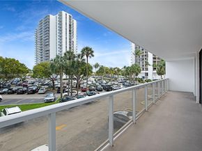 3731 N Country Club Dr 229, Aventura FL 33180