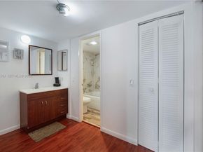 3731 N Country Club Dr 229, Aventura FL 33180