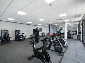 3731 N Country Club Dr 229, Aventura FL 33180