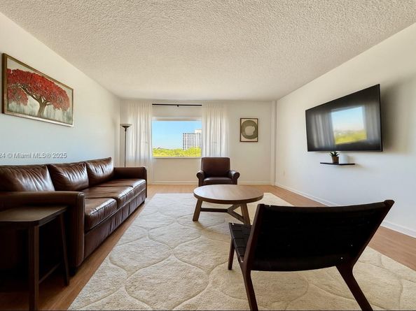 1700 NE 105th St 412, Miami Shores FL 33138