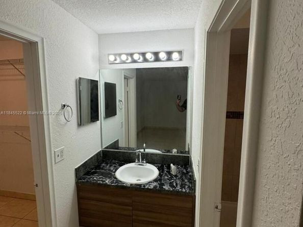 2800 Georgia Ave D27, West Palm Beach FL 33405