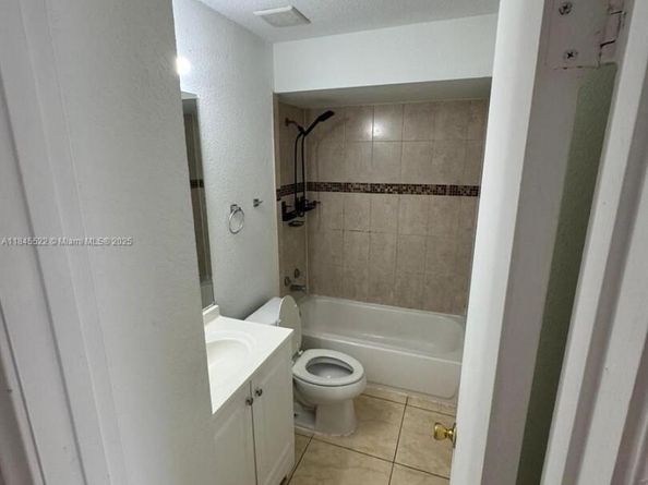 2800 Georgia Ave D27, West Palm Beach FL 33405