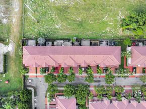 1007 NE 208th St 1007, Miami FL 33179