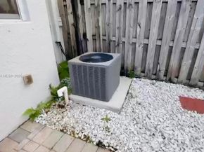 1007 NE 208th St 1007, Miami FL 33179