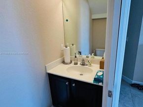 1007 NE 208th St 1007, Miami FL 33179