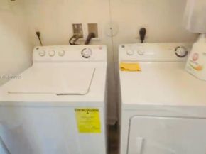 1007 NE 208th St 1007, Miami FL 33179