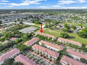 1007 NE 208th St 1007, Miami FL 33179