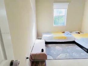1007 NE 208th St 1007, Miami FL 33179