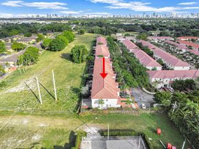 1007 NE 208th St 1007, Miami FL 33179