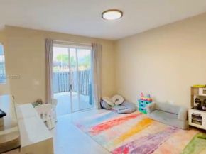 1007 NE 208th St 1007, Miami FL 33179