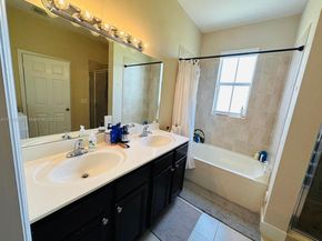 1007 NE 208th St 1007, Miami FL 33179