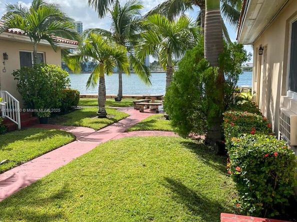 2160 Bay Dr 211, Miami Beach FL 33141