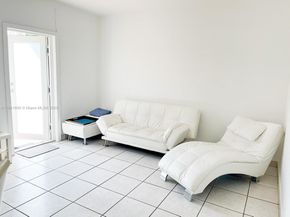 2160 Bay Dr 211, Miami Beach FL 33141