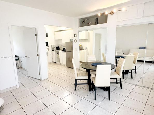 2160 Bay Dr 211, Miami Beach FL 33141