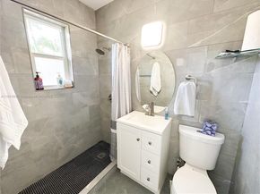 2160 Bay Dr 211, Miami Beach FL 33141