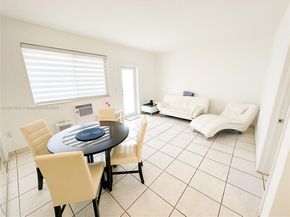 2160 Bay Dr 211, Miami Beach FL 33141