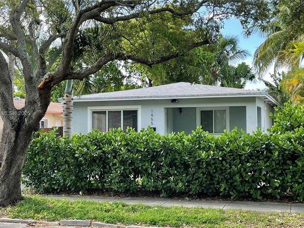 1955 Washington St, Hollywood FL 33020
