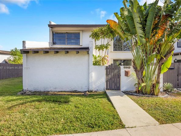 6949 SW 109th Pl, Miami FL 33173