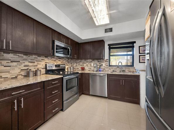 6949 SW 109th Pl, Miami FL 33173