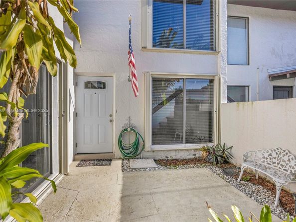 6949 SW 109th Pl, Miami FL 33173