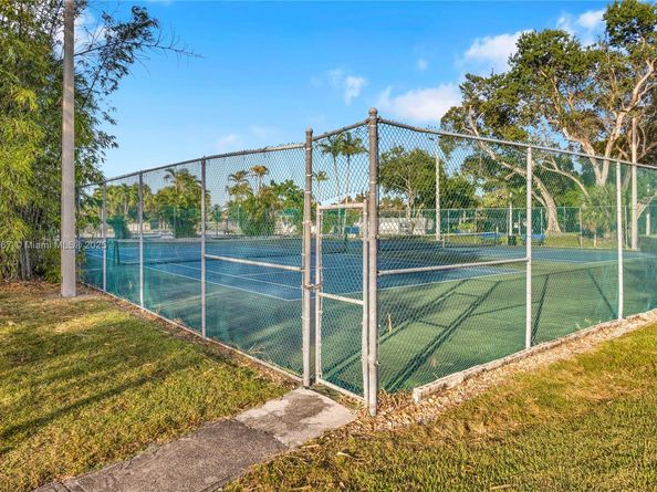 6949 SW 109th Pl, Miami FL 33173