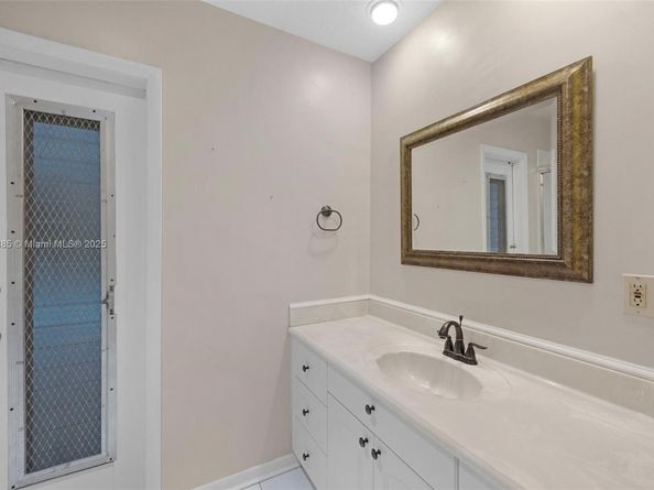 8320 SW 162nd St, Palmetto Bay FL 33157