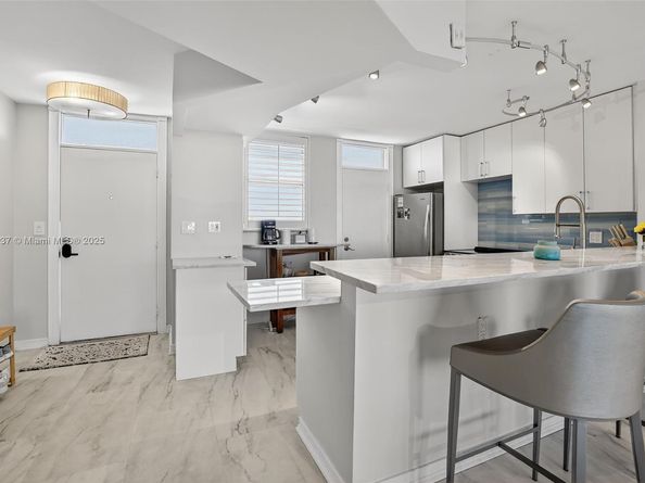 3703 NE 166th St 904, North Miami Beach FL 33160