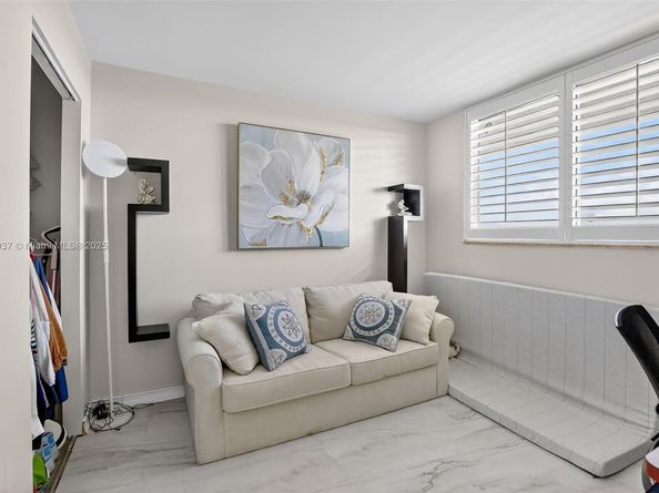 3703 NE 166th St 904, North Miami Beach FL 33160