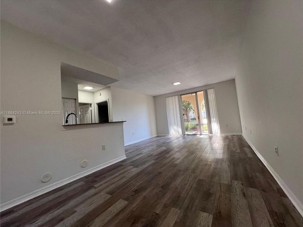 2400 Centergate Dr 102, Miramar FL 33025