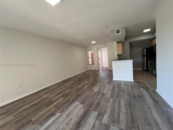 2400 Centergate Dr 102, Miramar FL 33025